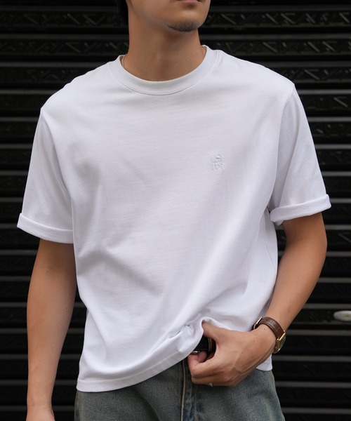 LURAKU Cropped Embroidery Tee — укороченная футболка с вышивкой