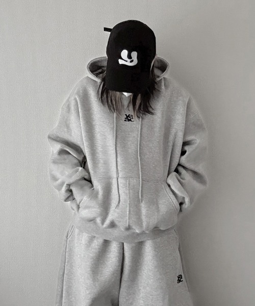 Cropped Logo Hoodie — укороченное худи с логотипом (унисекс)