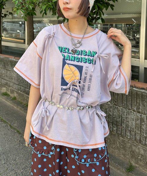 HELLO.SANFRANCISCO T-shirt — TACK RIBBON PRINT поло с коротким рукавом (полуформенная)