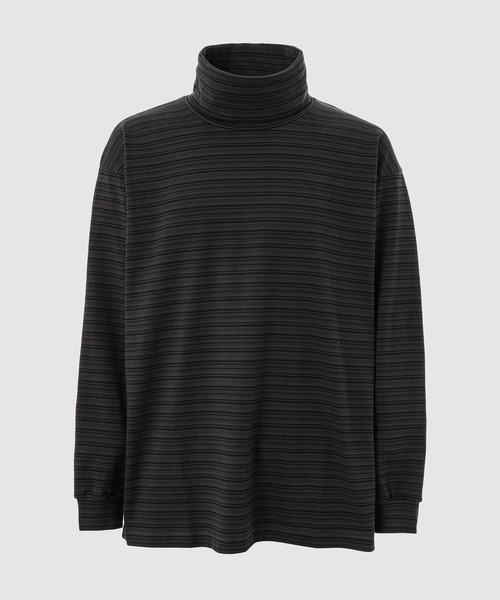 Cotton border mockneck tee — хлопковая футболка с воротником‑стойкой в полоску