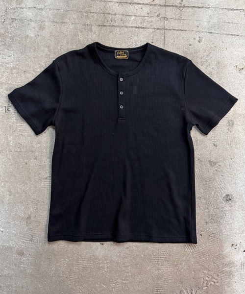 6D8 STANDARD FIT Waffle Henley T‑Shirt — стандартная вязаная вафельная футболка Henley