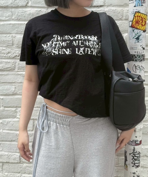 distorted logo crop t-shirt (2 цвета) — укороченная футболка с искаженным логотипом (Chikashitsu+)