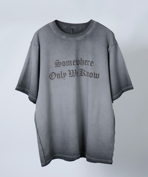 Vintage spray‑processed T‑shirt — винтажная футболка с полускрытым принтом, полу‑рукав