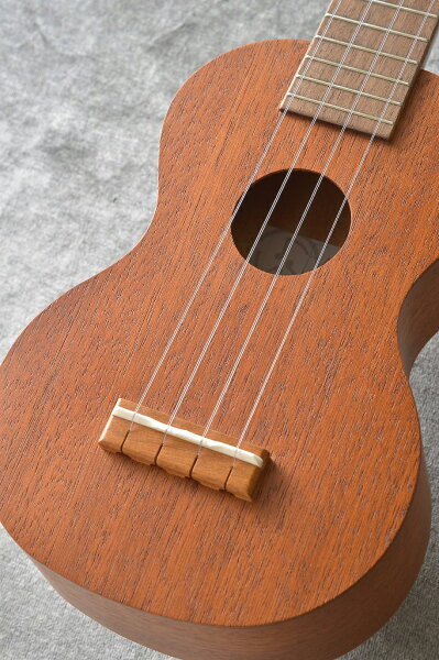 Famous FS-1G «Sopranowukurele» — японская укулеле [ONLINE STORE]