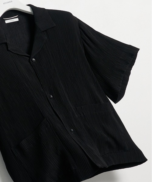 STUDIOUS Silky Pleats Open Shirt — шёлковистая плиссированная рубашка с охлаждающим эффектом