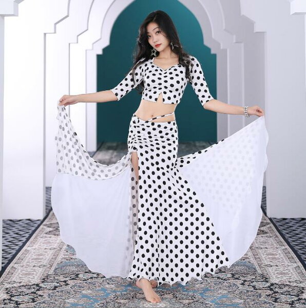 Костюм для belly dance, полупрозрачная футболка с открытой спиной, в горошек, длинная юбка, с шлицем, водяные кисти, сценический костюм