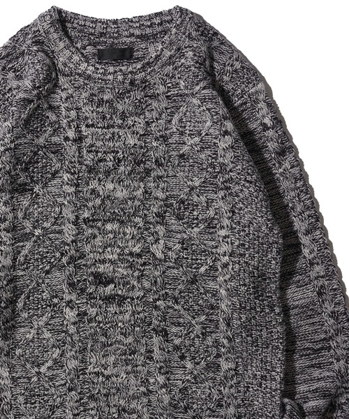 Кабельный вязаный crewneck knit