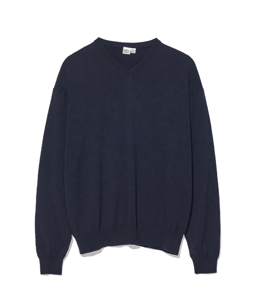 V‑Neck Knit Sweater — вязаный свитер‑пуловер с V‑образным вырезом, Neivi