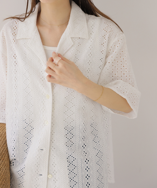 [Частично web限定追加] Cotton cut‑work刺繍開衿シャツ — рубашка с открытым воротником и вышивкой