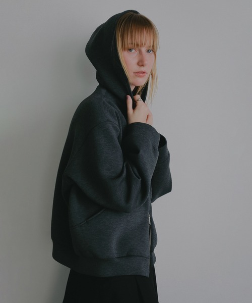 Logo Round Hoodie — худи с круглым логотипом