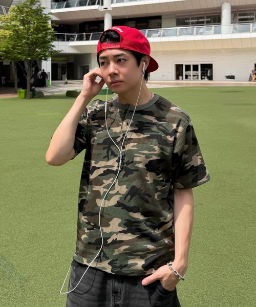 Camouflage Thermal Henry Neck T-shirt —迷彩 термальная футболка с воротником-генри.