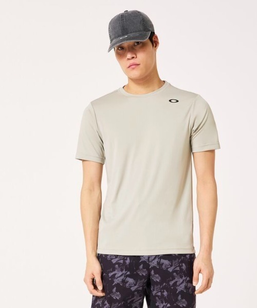 Oakley FOUNDATIONAL TECH SS CREW 1.0 — футболка техническая