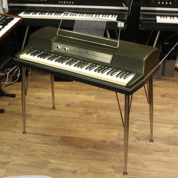 WURLITZER 200 GREEN 1969 [S.51064] — винтаж (винтажный), восстановлен, клавиши в синдикате, классический магнит синдаку, оценка 9/8 — снижение цены