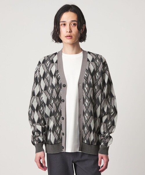 Abstract pattern Pattern V-neck cardigan — A DAY IN THE LIFE