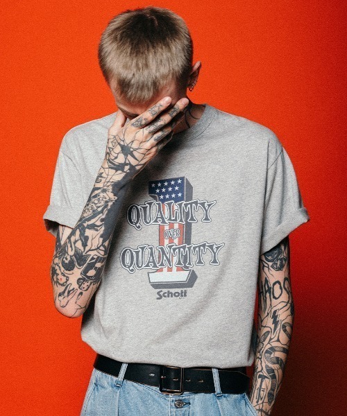 Schott T‑shirt QUALITY OVER QUANTITY — футболка «Качество важнее количества»