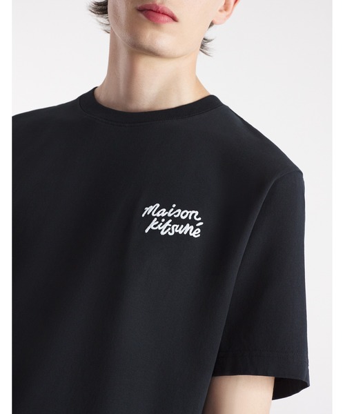 MAISON KITSUNE Handwriting Comfort T‑shirt — футболка с фирменным шрифтом