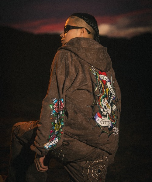 FR(13)NDS × Ed Hardy — коллаборация: футболка с принтом Ed Hardy / French style