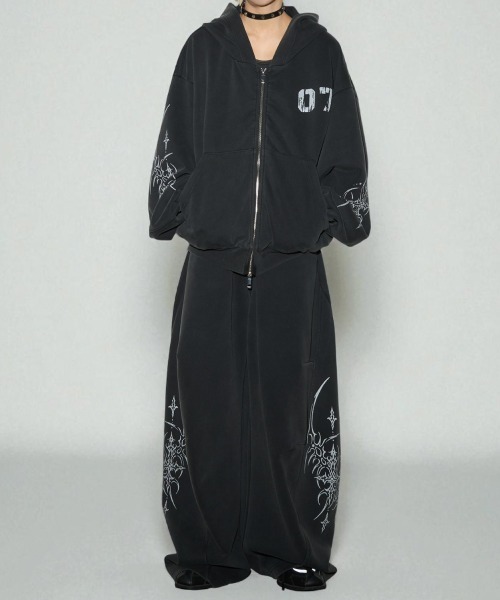 07 Graffiti Zip Parka — парка с граффити, модель 07