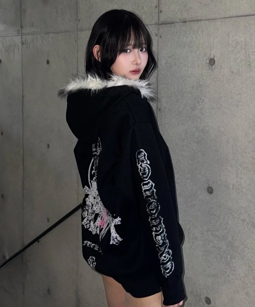 Cross design fur zip — укороченная куртка с меховой вставкой и молнией