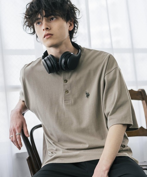 U.S. POLO ASSN. — футболка с вышивкой логотипа, короткий рукав, Henley‑neck