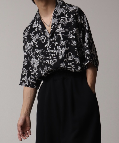 Принт‑футболка «Suite Print Open Collar» — поло с коротким рукавом