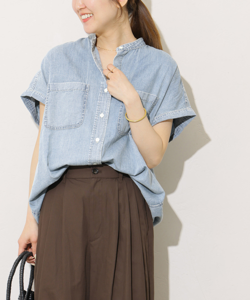 Light Denim Bandカラーフレンチ — лёгкая джинсовая банд‑футболка
