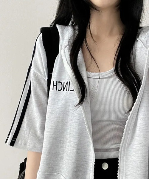 Side‑line over‑sized half‑sleeve shirt — oversize half‑sleeve jacket (hard to translate brand styling)