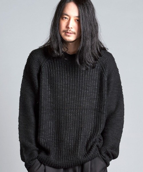 NO ID. Low‑Gauge Slub Knit Crew‑Neck Pullover — низкорамный трикотажный пуловер с круглым вырезом