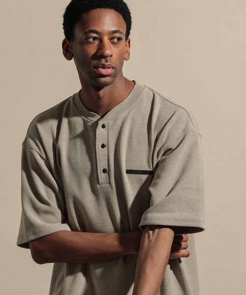 [NUMERALS] WAFFLE HENLEY T-SHIRT — вафельная футболка Henley
