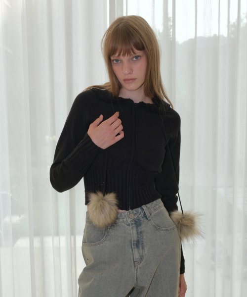 POM‑POM KNIT HOOD ZIP‑UP [BLACK] — вязаное худи с помпоном, черное