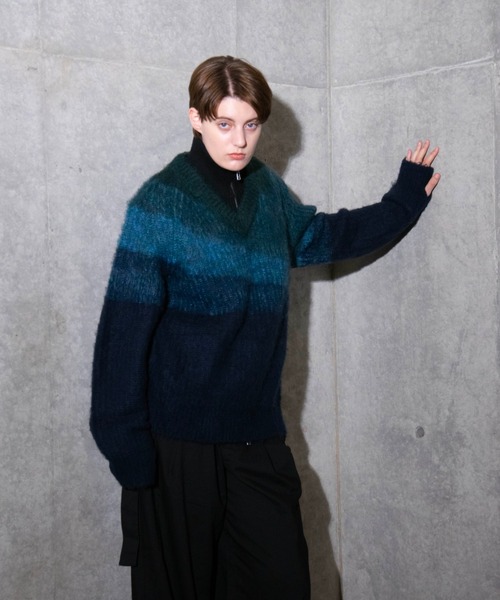 Grader V‑neck knit — вязаный V‑образный свитер