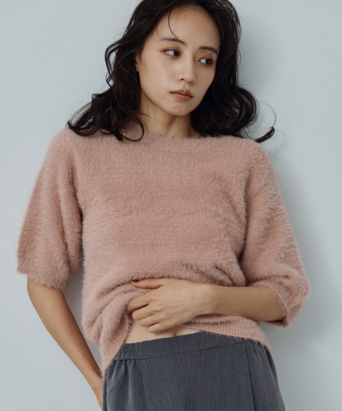 Feather Yarn Short Sleeve (Фазер Ярн) UO model