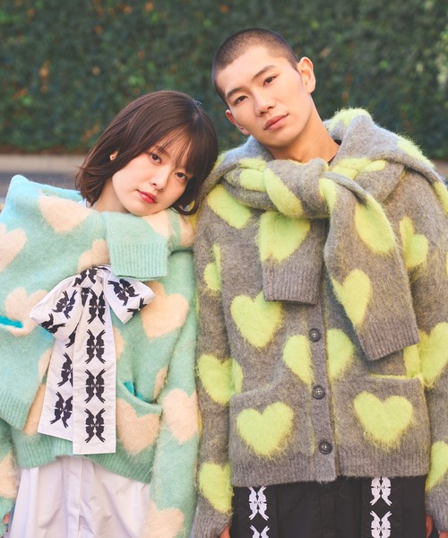 moyan ecri LOVEBOMB Brushed Knit Cardigan — вязаный кардиган с сердечками, мягкий ворс