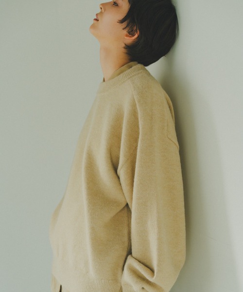 Design Seam Crew Knit — трикотажный свитер с декоративным швом