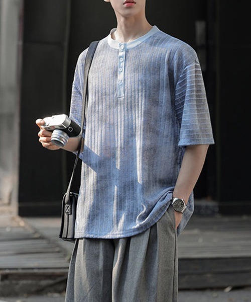 Oversize Henley neck T‑shirt — оверсайз футболка с воротником‑хенли