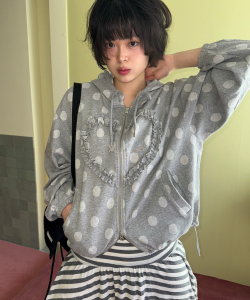 FRILL HEART HOODIE, DOT GREY — худи с оборкой и сердечком, точечный серый
