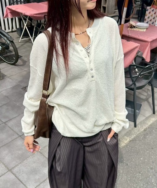 [Chikashitsu+] Лёгкий хенли-нейк вязаный — light touch henley neck knit