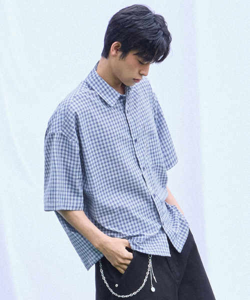Semi‑crop check half‑shirt — не полностью укороченная рубашка‑сетка (navy)