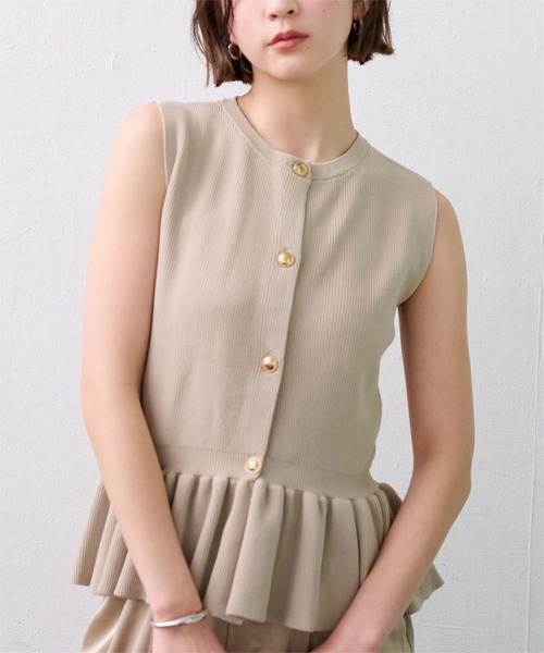 Gold‑embroidered пеп‑рамонёрно‑свободный жилет (peplum)