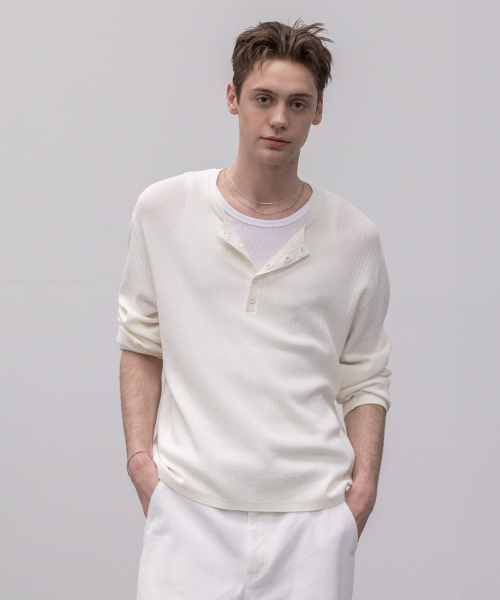 Light Henley Neck Knit T‑shirt [Ivory] — лёгкая вязаная хенли‑футболка