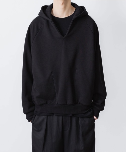 Jumberca Terry Slit Hoodie — худи с разрезом, велюровая ткань