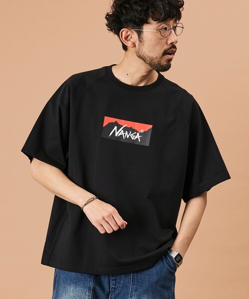 NANGA ECO HYBRID BOX LOGO LOOSE FIT TEE — футболка свободного кроя с логотипом Eco Hybrid (Loose fit)