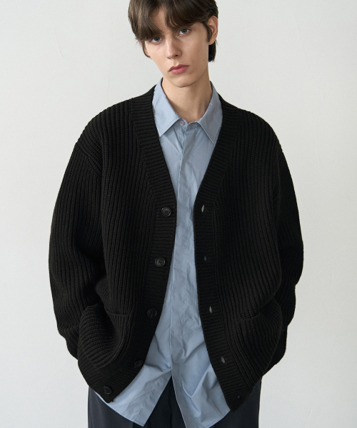 Over-size bulky V-neck cardigan — объемный V-образный кардиган [черный]