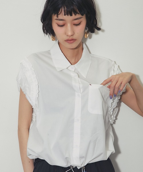 Shoulder frill blouse — блуза с рюшами на плечах