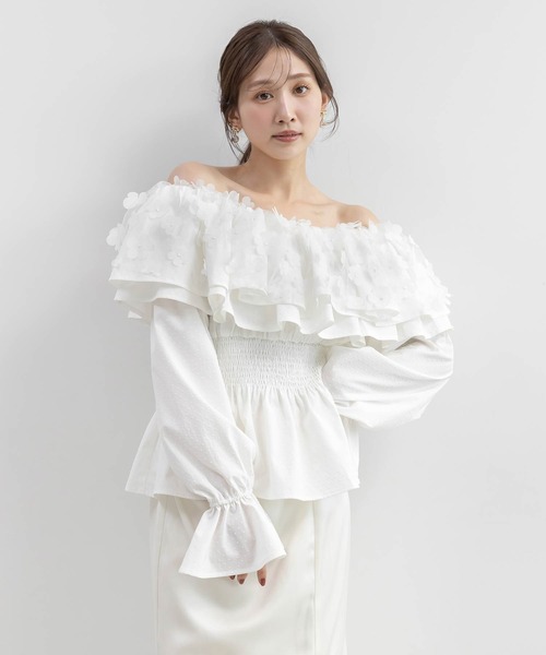 Flower Collection 3D flower cape blouse — блуза‑накидка с 3D цветочной аппликацией