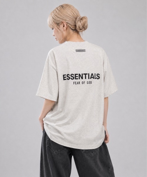 [FOG ESSENTIALS] футболка boxy с принтом FRONT BACK LOGO SS — логотипный T‑shirt