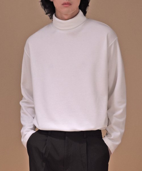 COMFORT TURTLENECK — водолазка белая