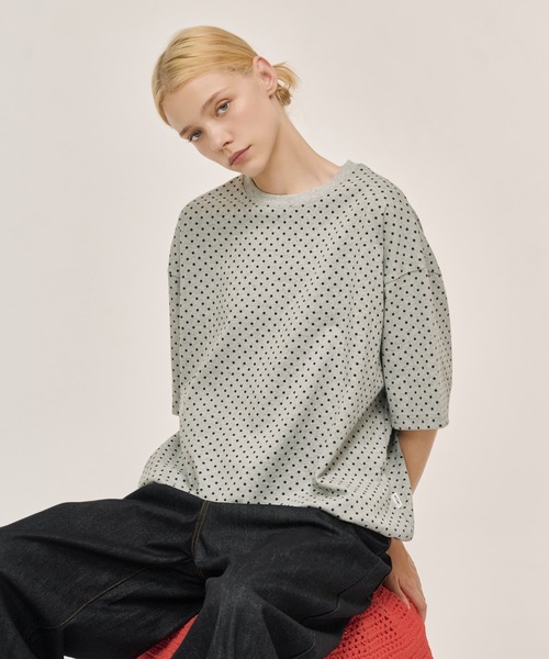 DOT PRINT S/S TEE — футболка с точечным принтом S/S