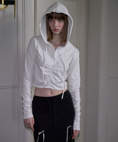 Shirring Hood Crop Long sleeve [White] — укороченная худи с драпировкой, белая