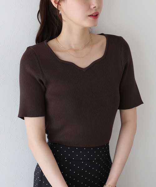 [Новый цвет] Heartneck Rib Knit — вязаный свитер с сердечным вырезом